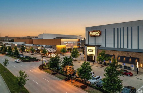 Las Colinas House | House at Las Colinas-10 min DFW airport, 5 min ToyotaMusicFactory & lake Carolyn
