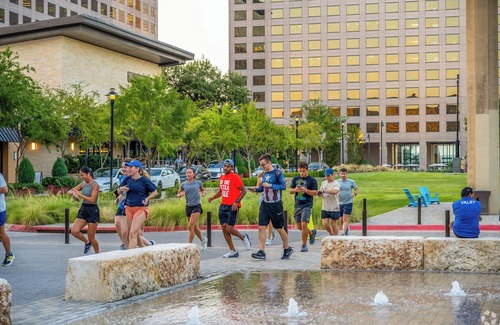 Las Colinas House | House at Las Colinas-10 min DFW airport, 5 min ToyotaMusicFactory & lake Carolyn