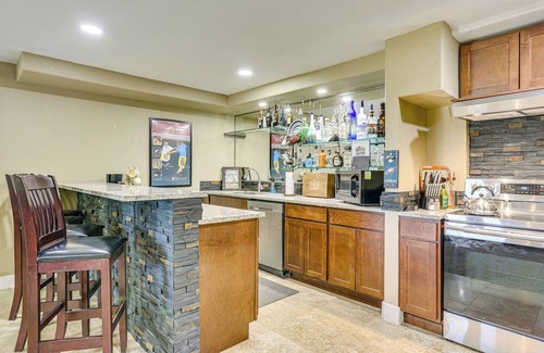 Highlands Ranch Apartment | Game Room, Home Gym & Deck: Littleton Apartment