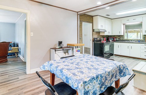 Jasper Heights House | Screened Patio + Fire Pit: Peaceful Marshall Home