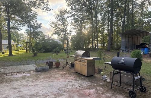 Florien House | Lake front property 3 bedroom with big back porch.