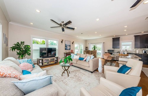 Redington Beach House | Coral Villa-Private Pool-4Beds/2BA-Redington Beach