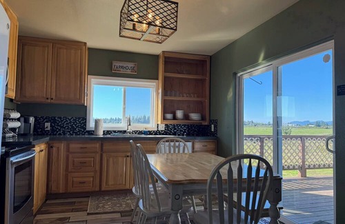 Astoria House | Charming 3-bedroom farmhouse in Astoria