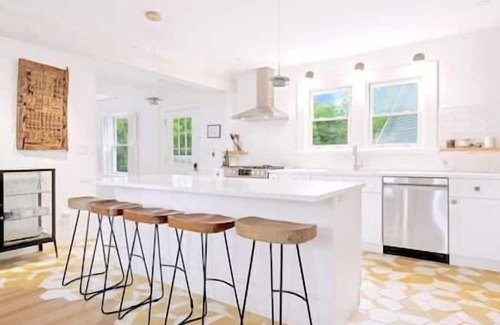 Walton Park House | The Sweet Spot: Fab Fall Getaway 1hr from the GWB!