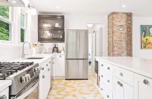 Walton Park House | The Sweet Spot: Fab Fall Getaway 1hr from the GWB!