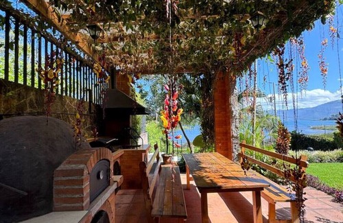 San Lucas Toliman House | Secret Gardens Room 2