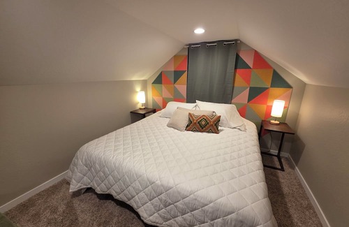 Medford Other | Spacious farmhouse in close proximity to vineyards; great for large groups