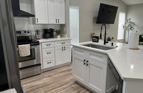 Riverview House | Spacious Home w/Heated Pool Smart TVs- Pool table