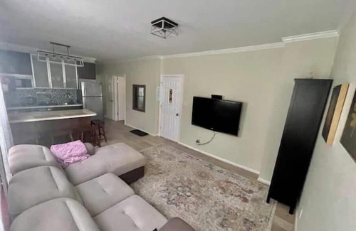 Sea Gate Apartment | Great duplex 3BR/2bth apartment on the ocean block