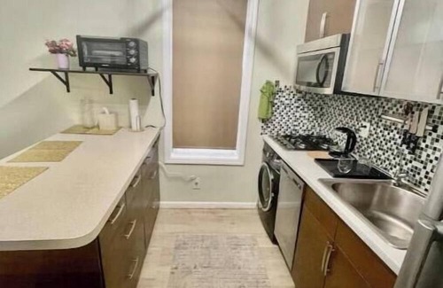 Sea Gate Apartment | Great duplex 3BR/2bth apartment on the ocean block