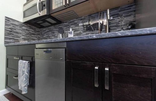 Sea Gate Apartment | Private entrance studio with bathroom
