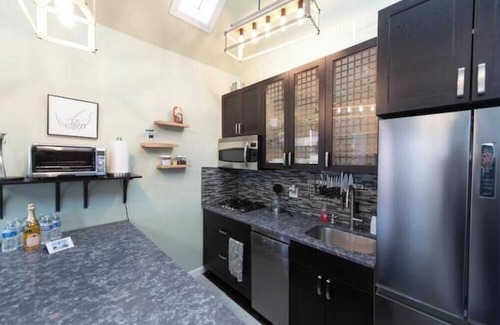 Sea Gate Apartment | Private entrance studio with bathroom