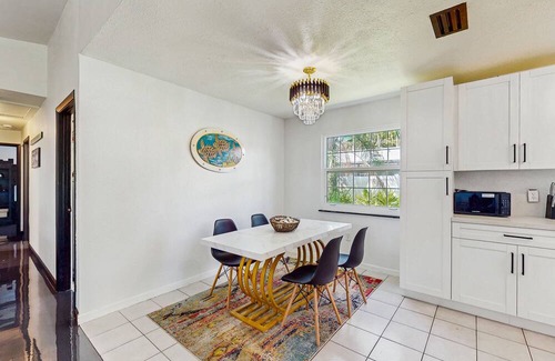 Ridge Wood Heights House | Charming home centrally located and family friendly, close to beaches and Gulf