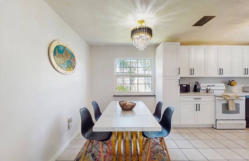 Ridge Wood Heights House | Charming home centrally located and family friendly, close to beaches and Gulf