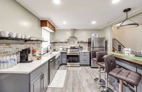 Mount Vernon House | 1 Mi to Mount Vernon! Family Home w/Large Yard