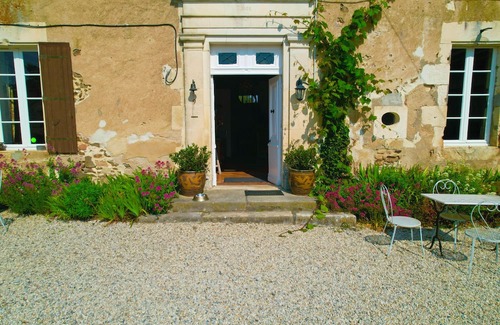 La Peruse House | Holiday home in a monumental Charente house.