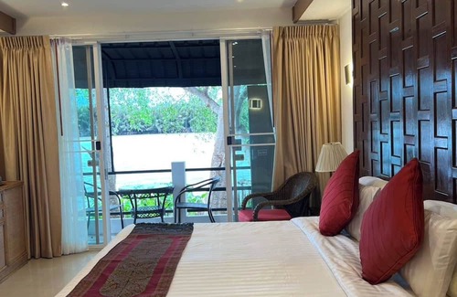 Bang Khla House | Rainbow Arokaya Holistic Longevity Wellness Resort - Riverfront Room 8