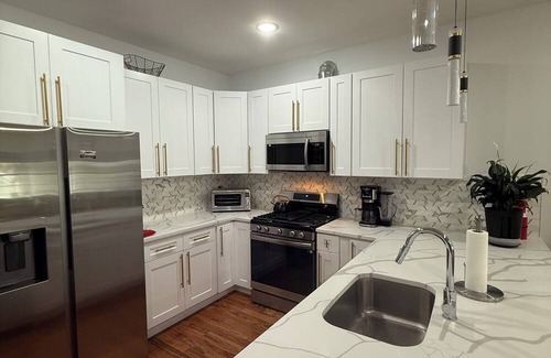 Constable Hook House | Serene 3-bedroom house with AC in Bayonne