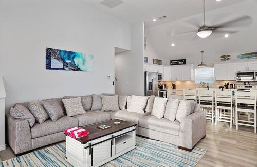 Port Bolivar House | 2BeachfrontHouses! 2HeatedPools! Sleep56! Weddings! Pets! HotTubs! ExtraParking!