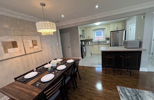 Woburn House | City Comfort Meets Nature – Walk to Lake & Trails