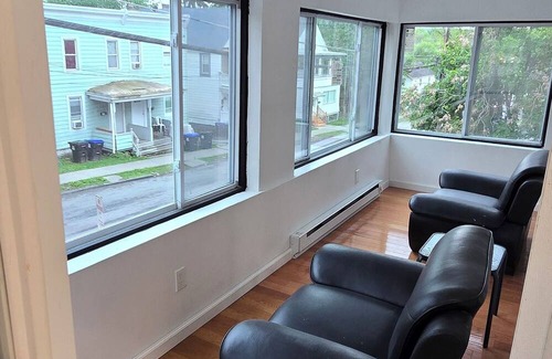 Poughkeepsie House | Stunning 5-bedroom house with AC/Heat in charming Poughkeepsie NY