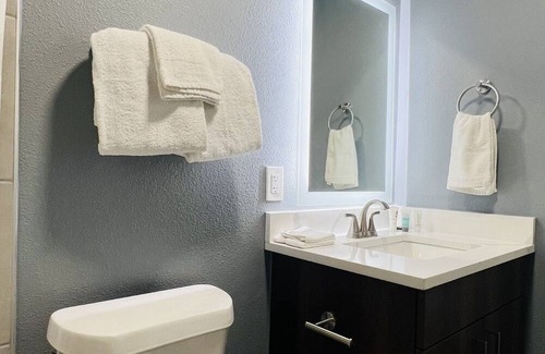 Temple Apartment | Downtown Historic 1 Bed 1 Bath Apartment Unit 202