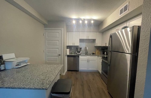 George Bush Park/Eldridge House | Charming apartment with AC, laundry and fitness equipment in wonderful Houston