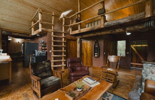 Lewis County Apartment | Riverfront Cabin-Hot Tub-Firepit-BBQ-Tilton River