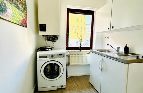 Grinzing Apartment | Stylish 3P Room in Centrally Located Apartment