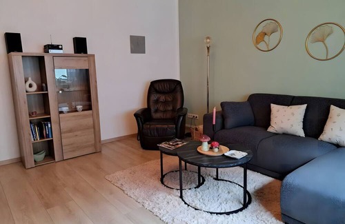 Menden Apartment | Apartment 'Mama Mia' with Shared Garden and Wi-Fi