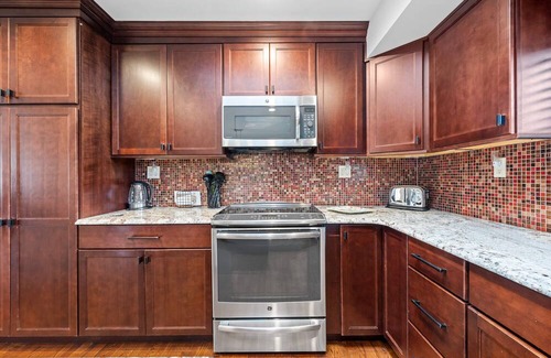 Plainedge House | Ryder Cup 5 mins away! 3 bed 3 bath house w. hot tub in Bethpage