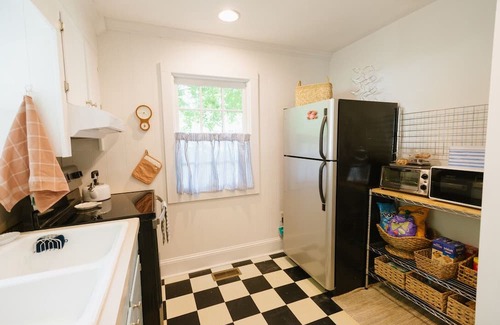 Morattico Cottage | Golden Days River Cottage - Family & pet friendly, river view, water access