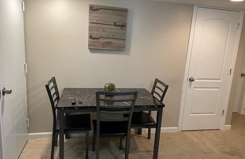 Queens House | Well maintained 2 bedroom minutes away from JFK airport