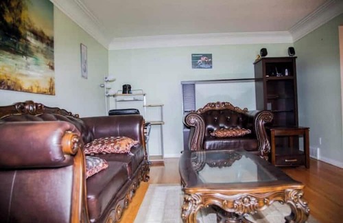 Aylmer Apartment | Beautiful & Spacious home