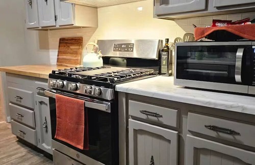 Visalia House | Little House on the Water
