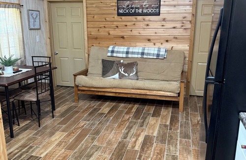 South Toledo Bend Cabin | Trails, Tails and Scales Cabin 2