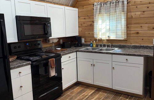 South Toledo Bend Cabin | Trails, Tails and Scales Cabin 2