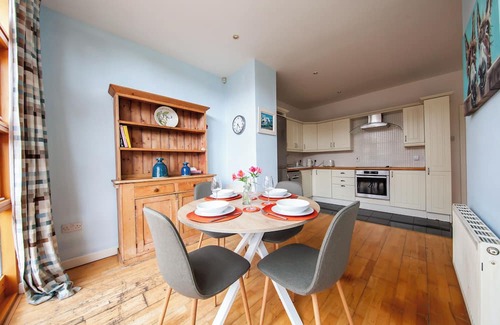 Baldoyle Apartment | Light-Filled 2BD Home with Sea Views, Baldoyle