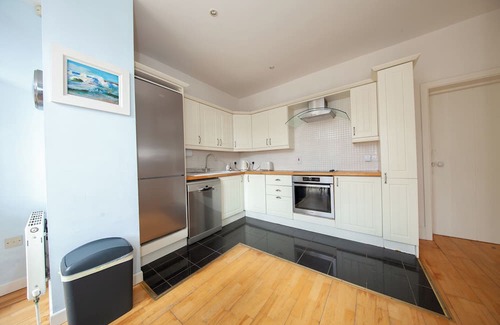 Baldoyle Apartment | Light-Filled 2BD Home with Sea Views, Baldoyle
