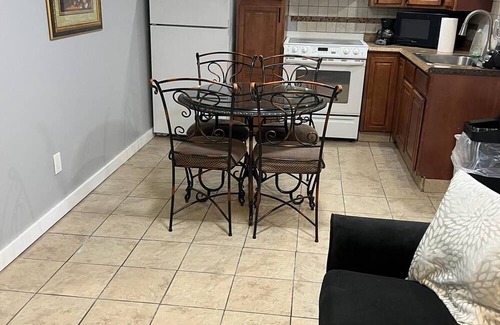 West Bronx Apartment | Cozy studio in amazing Bronx with AC