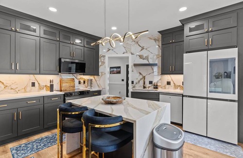 Wilmington House | OG Paradise | Private Pool & Hot Tub | Luxe Oasis