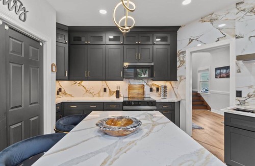 Wilmington House | OG Paradise | Private Pool & Hot Tub | Luxe Oasis