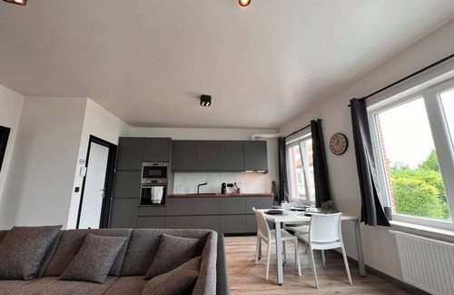 Strombeek-Bever Apartment | Close to the atomium and expo halls. A stone's throw from trademarkt.