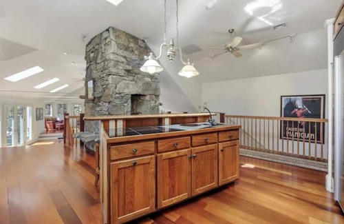 Great Barrington House | Country Castle-Total privacy-just a few minutes from center of Great Barrington