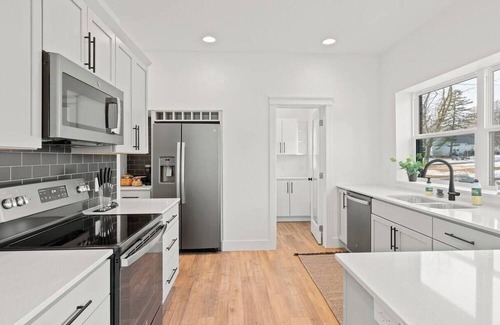 Cedar Falls House | Gorgeous 5-bedroom, remodeled, historic home in Cedar Falls