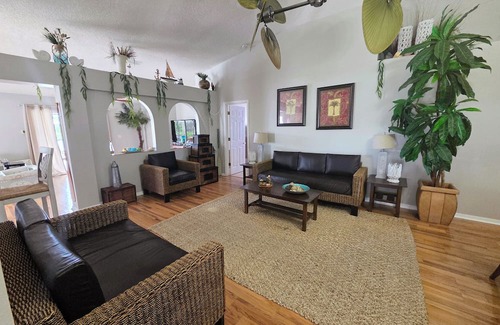 Tropic House | Your Paradise Cave Vacay