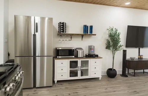 Madison House | Auralis: Sleeps 8
