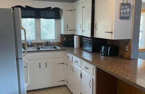Highland Falls Apartment | Cozy 1-bedroom retreat minutes from West Point!