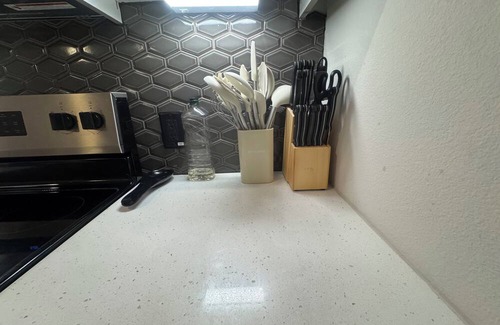 Vickery Meadow Apartment | Charming 1-bedroom apartment in fabulous Dallas with AC, f