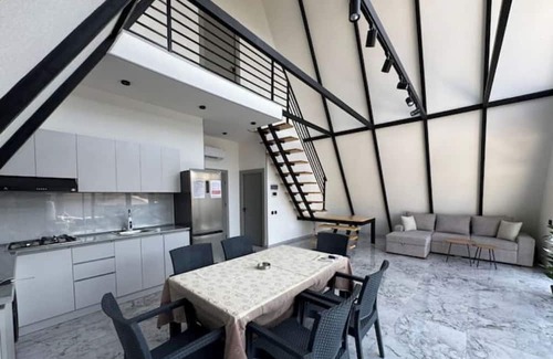 Novkhana House | VR A-Frames'